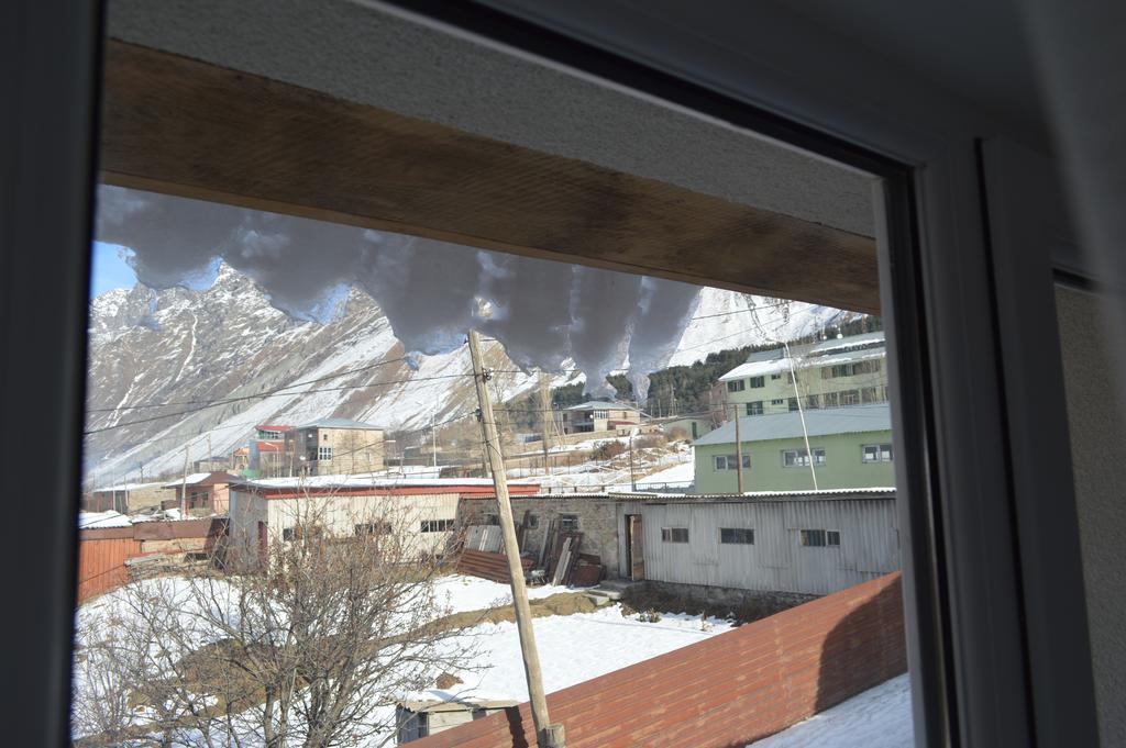 Guest House Qubi Kazbegi Exterior foto