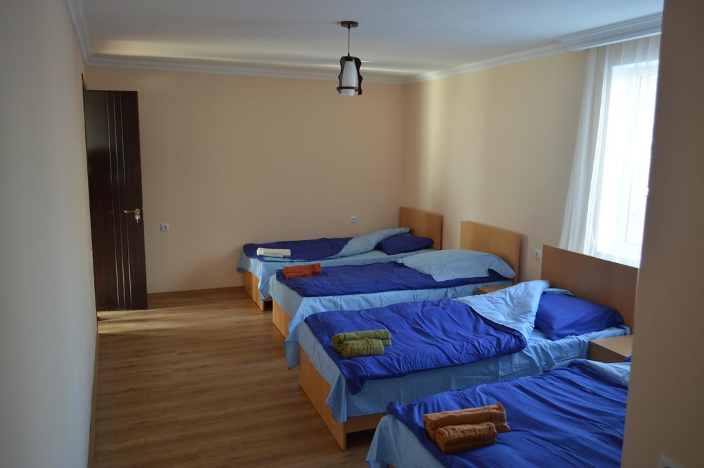 Guest House Qubi Kazbegi Exterior foto