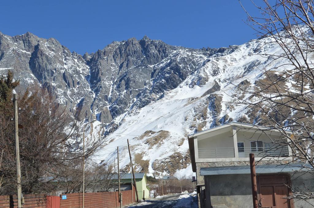 Guest House Qubi Kazbegi Exterior foto