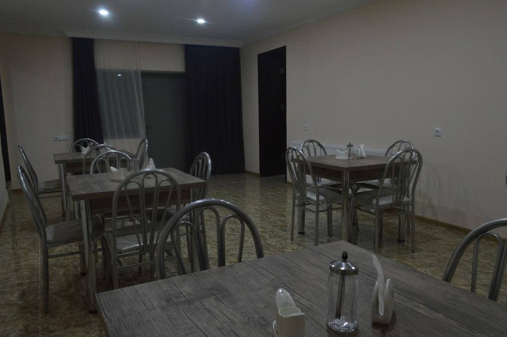 Guest House Qubi Kazbegi Exterior foto