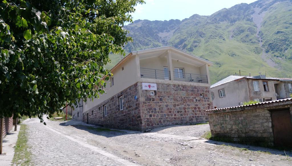 Guest House Qubi Kazbegi Exterior foto