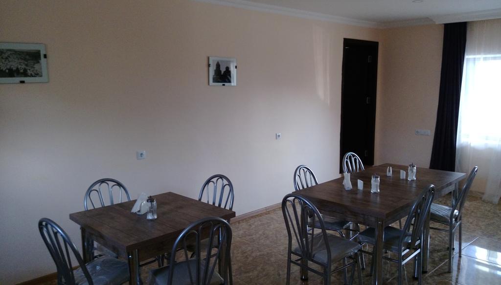 Guest House Qubi Kazbegi Exterior foto