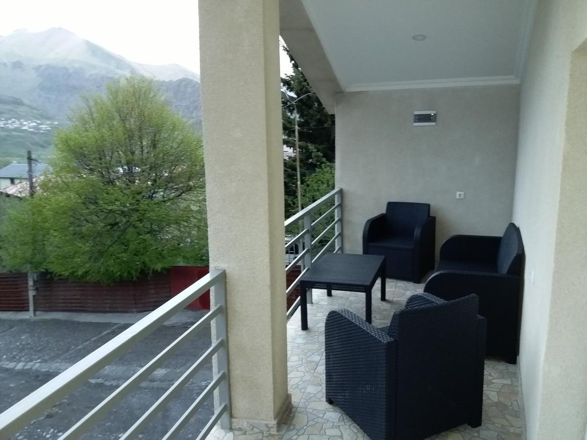 Guest House Qubi Kazbegi Exterior foto