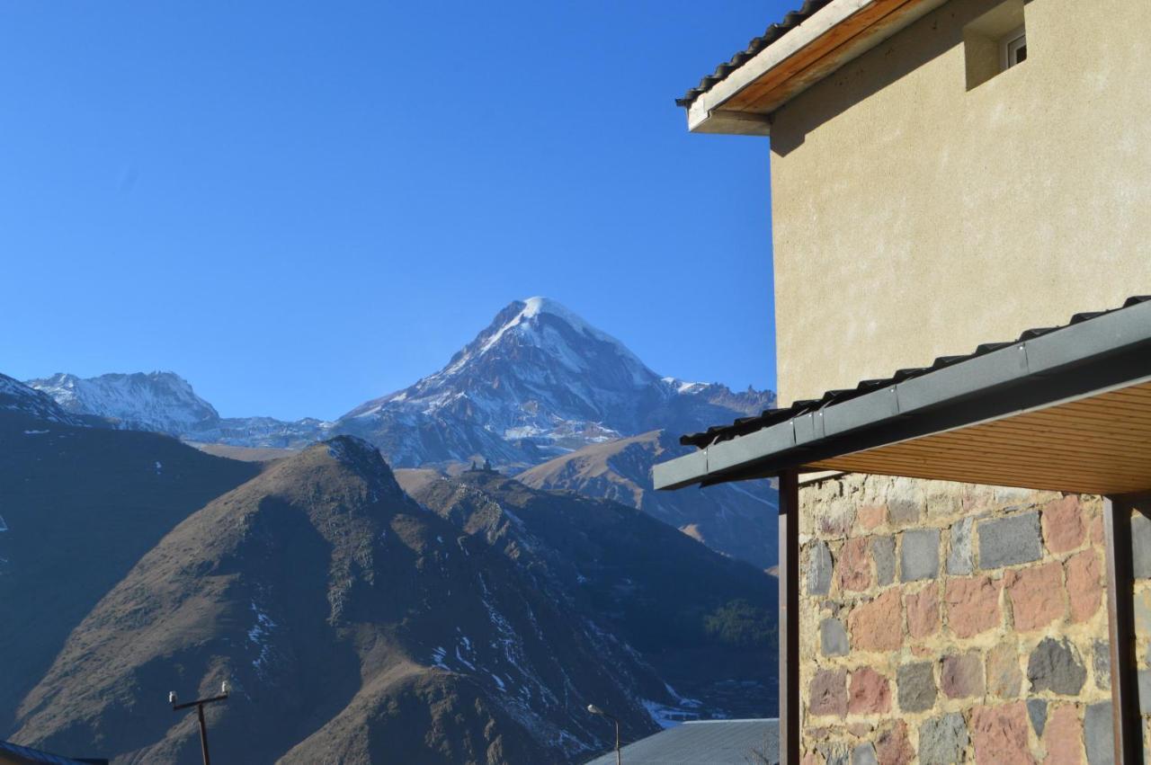 Guest House Qubi Kazbegi Exterior foto